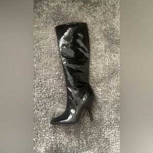 BCBG boots size 5B / 35